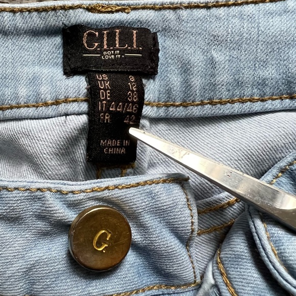 G.I.L.I. : denim stretch bermuda shorts - Picture 6 of 10